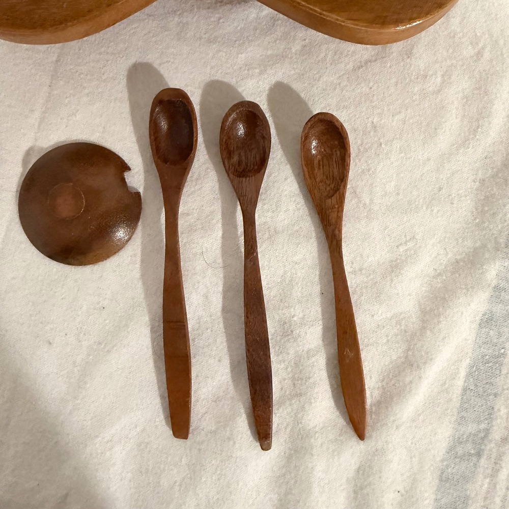 1960's Vintage Tiki Wood Lazy Susan with 3 Wood Condiment Jars And Spoons - Picture 10 of 14
